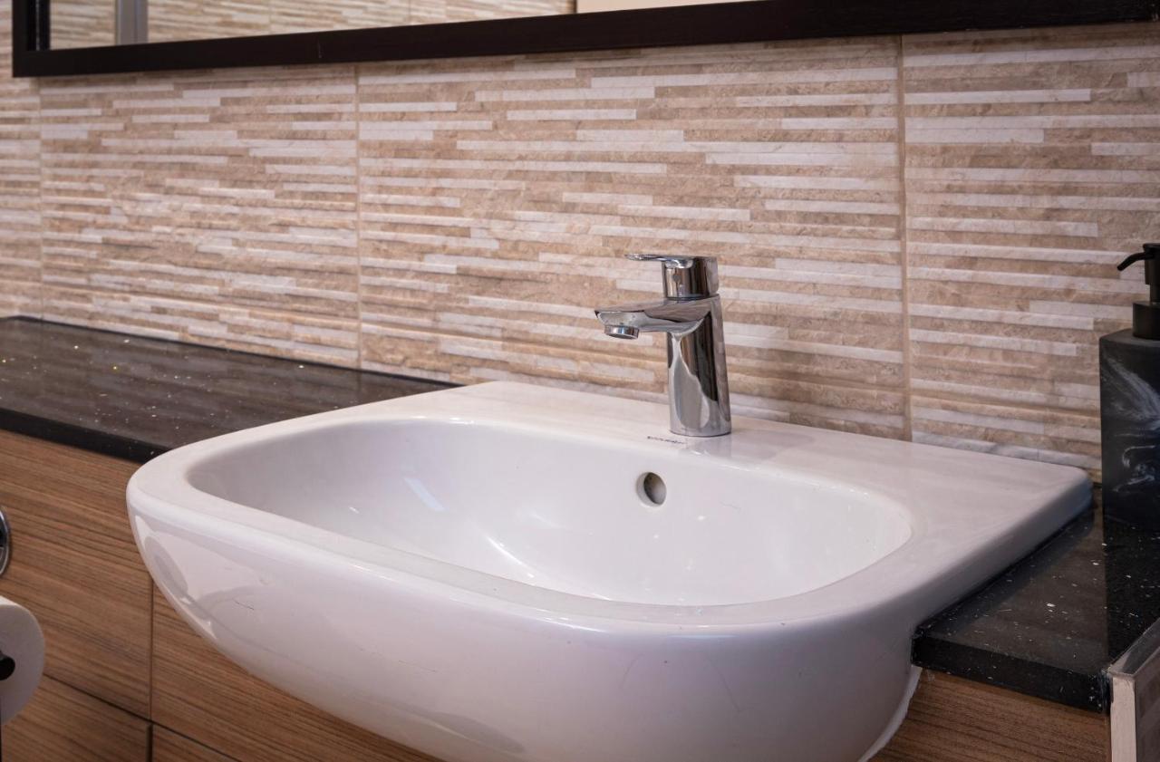 Coral Boutique Apartment 3 Blackpool Bagian luar foto
